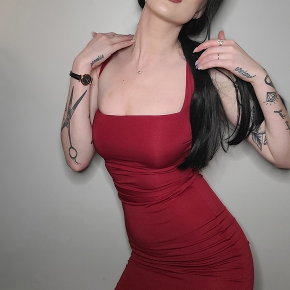 Red lace up open back midi dress - Picture 3 of 3